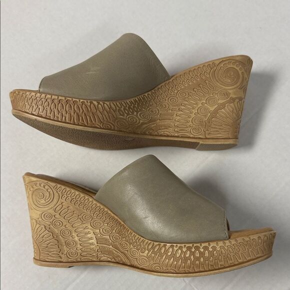 Bella Vista made in Italy women's Stylish Tan Wedge Sandals 7 1/2 M - Picture 1 of 9